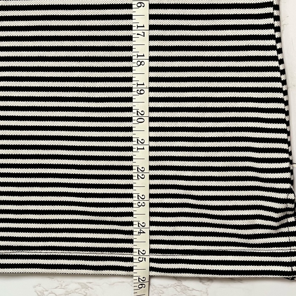 Sport Savvy long sleeved striped pullover top in black and white, size M - Picture 8 of 10